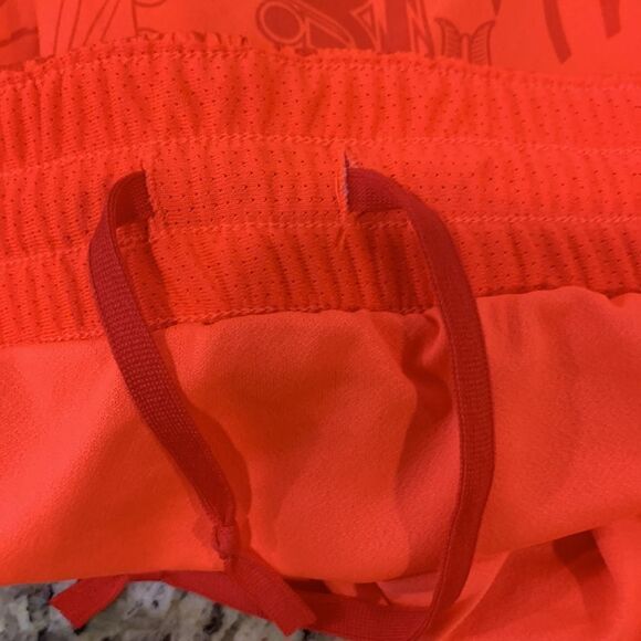 Nike Dri-Fit short active shorts with word design - Picture 5 of 6